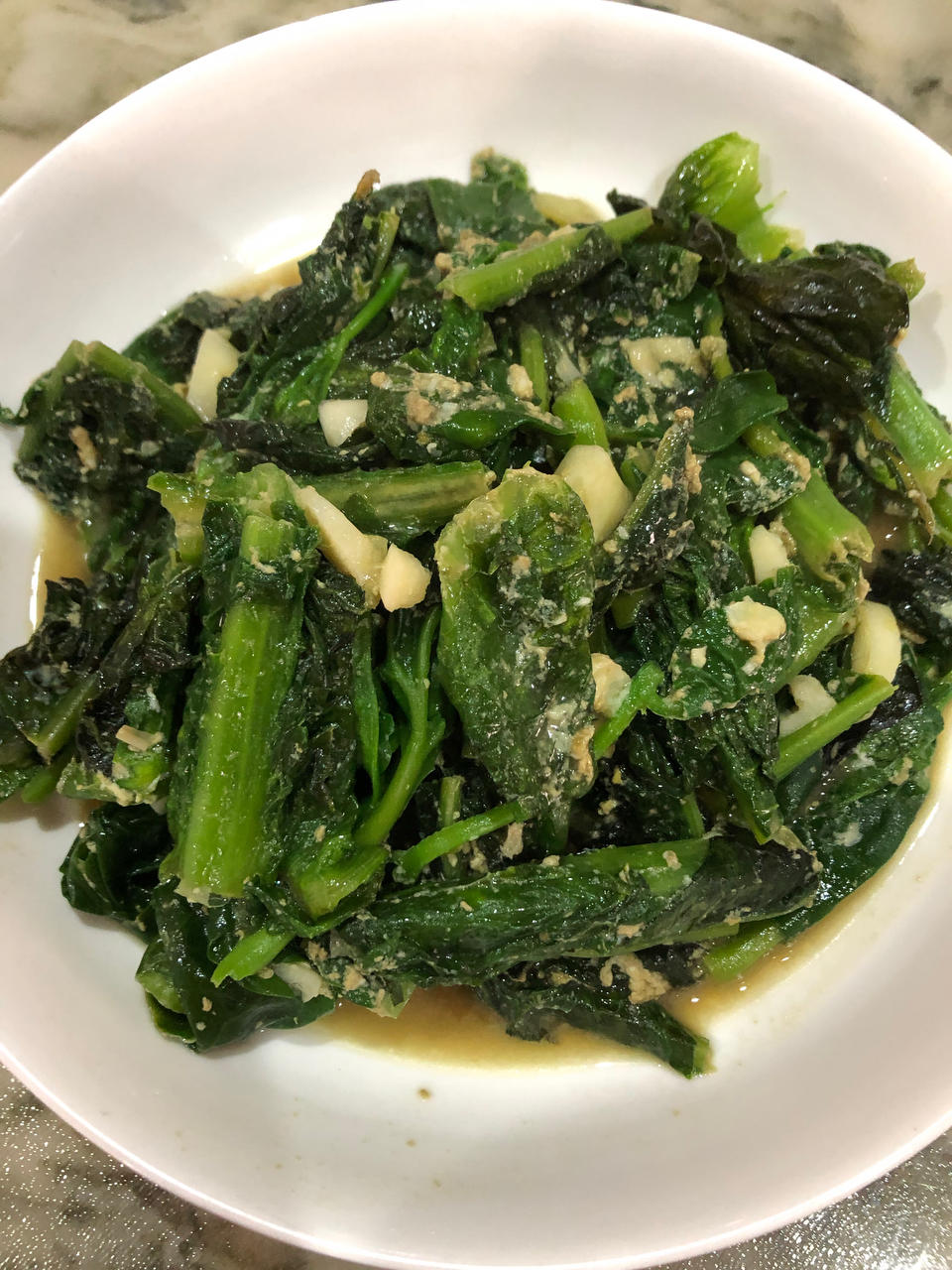 莴笋叶不要浪费，用来炒鸡蛋味道好，不涩不苦