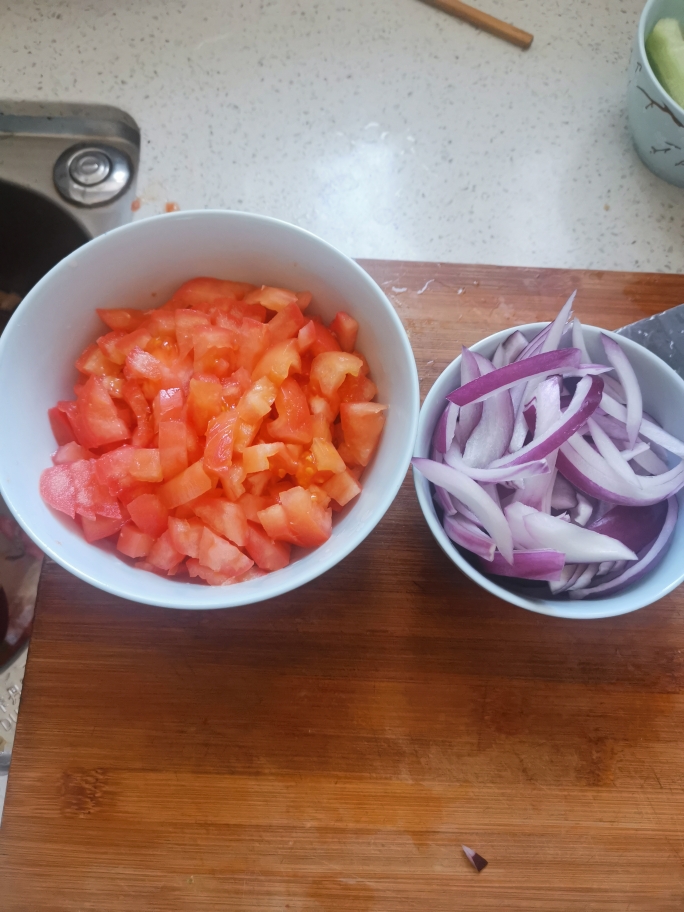 西红柿土豆烧牛肉的做法 步骤3