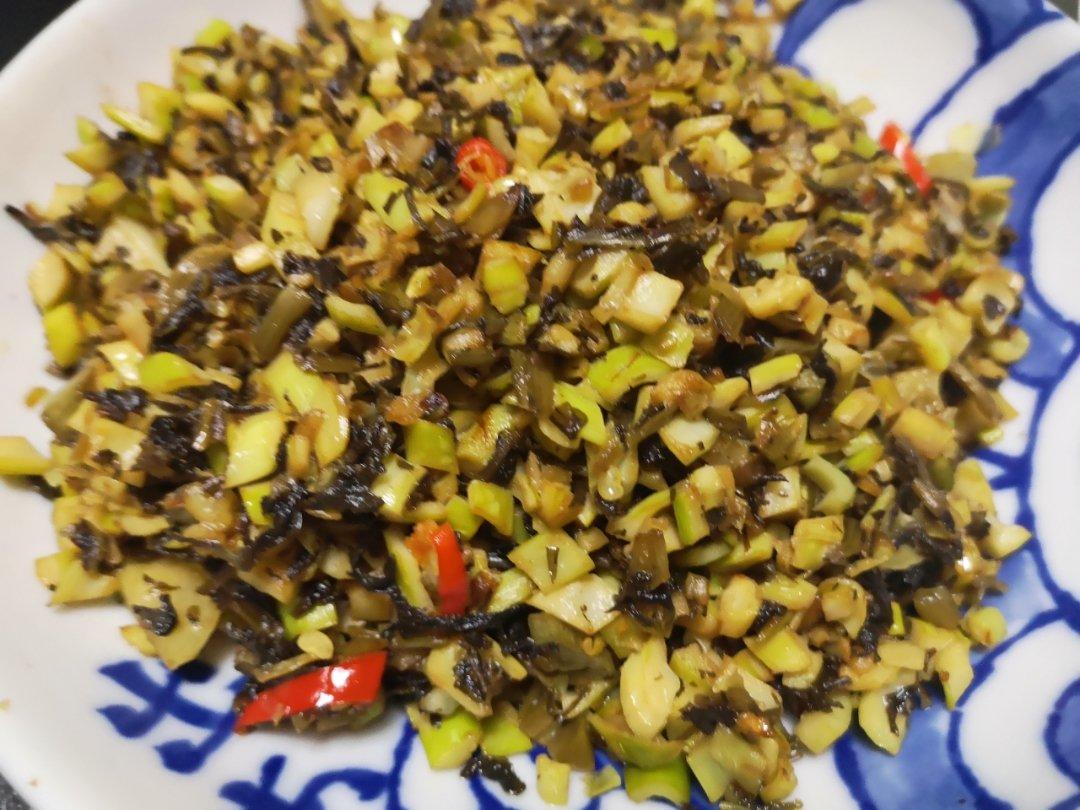 酸菜炒鲜笋