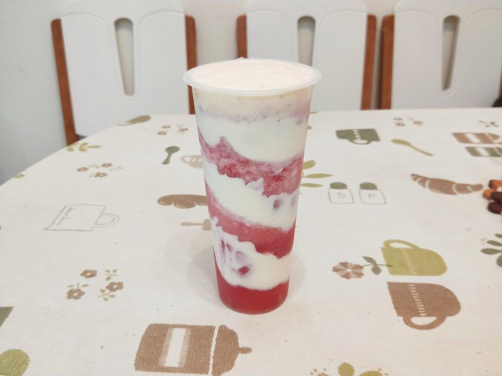 山水莓莓(茶亭序同款草莓芝士奶盖茶，喜茶芝芝莓莓)