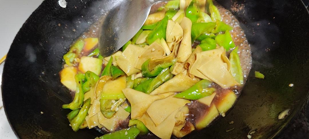 尖椒炒豆皮➕灵魂汤汁