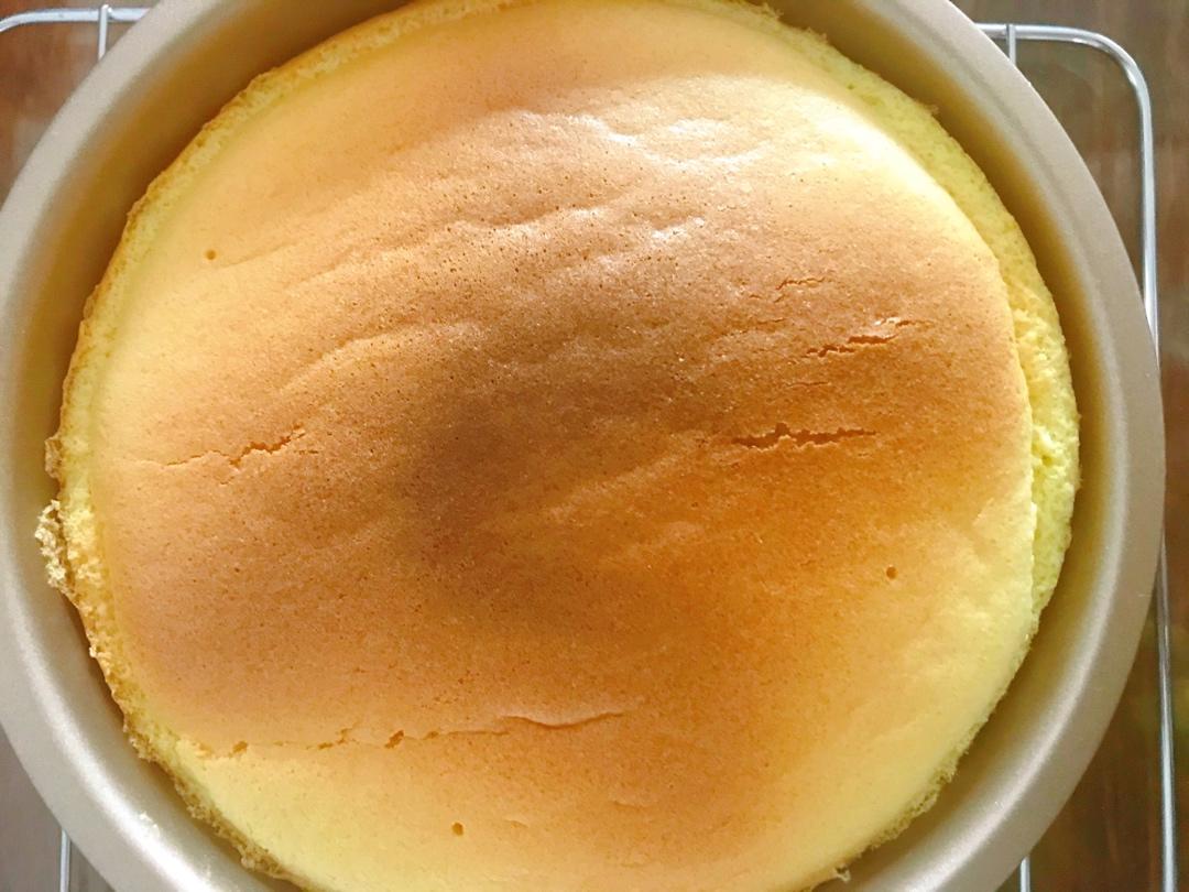 钟灵毓秀8698做的小烤箱的六寸戚风蛋糕