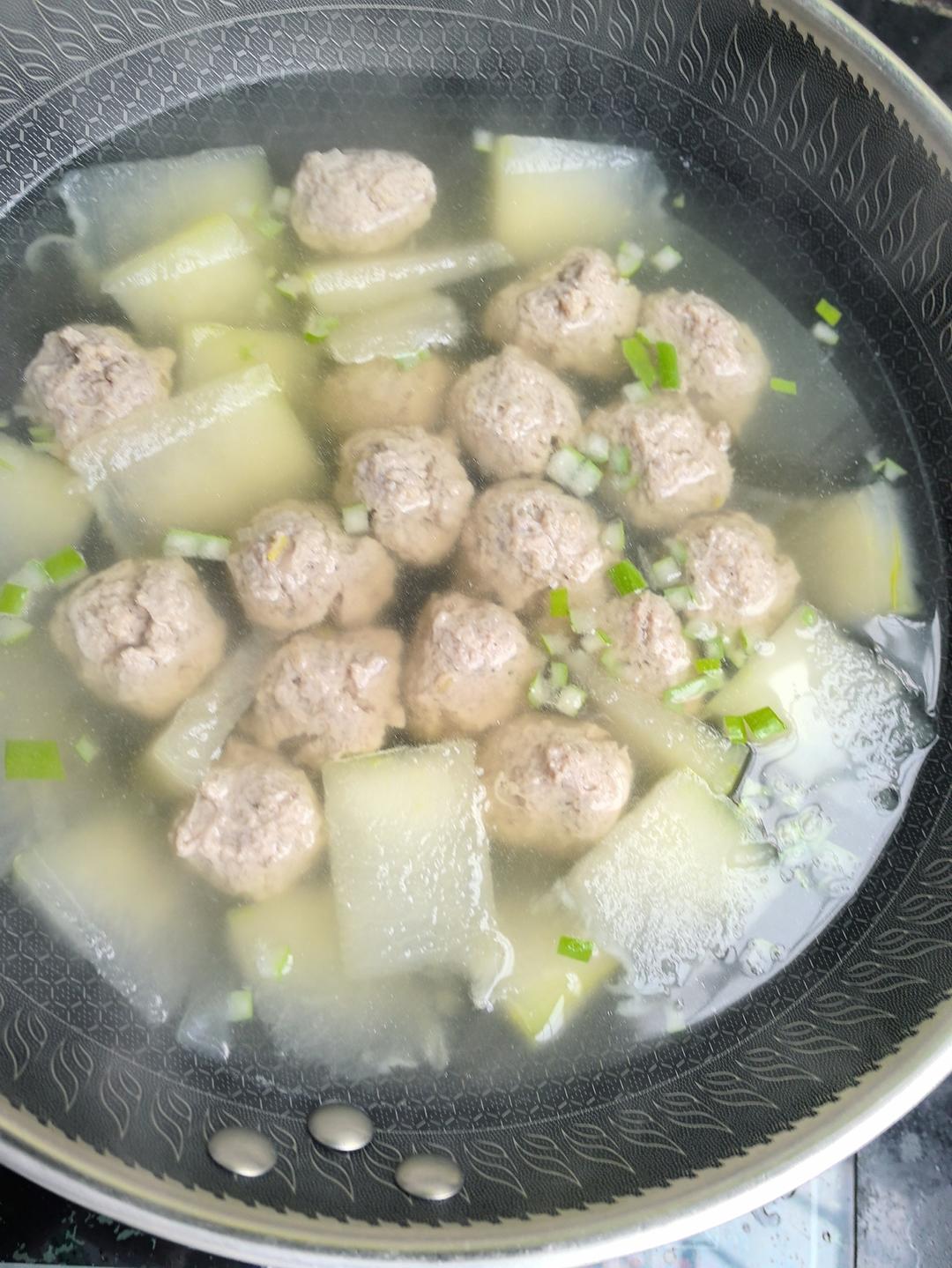 不用油不开油锅【冬瓜肉圆汤】