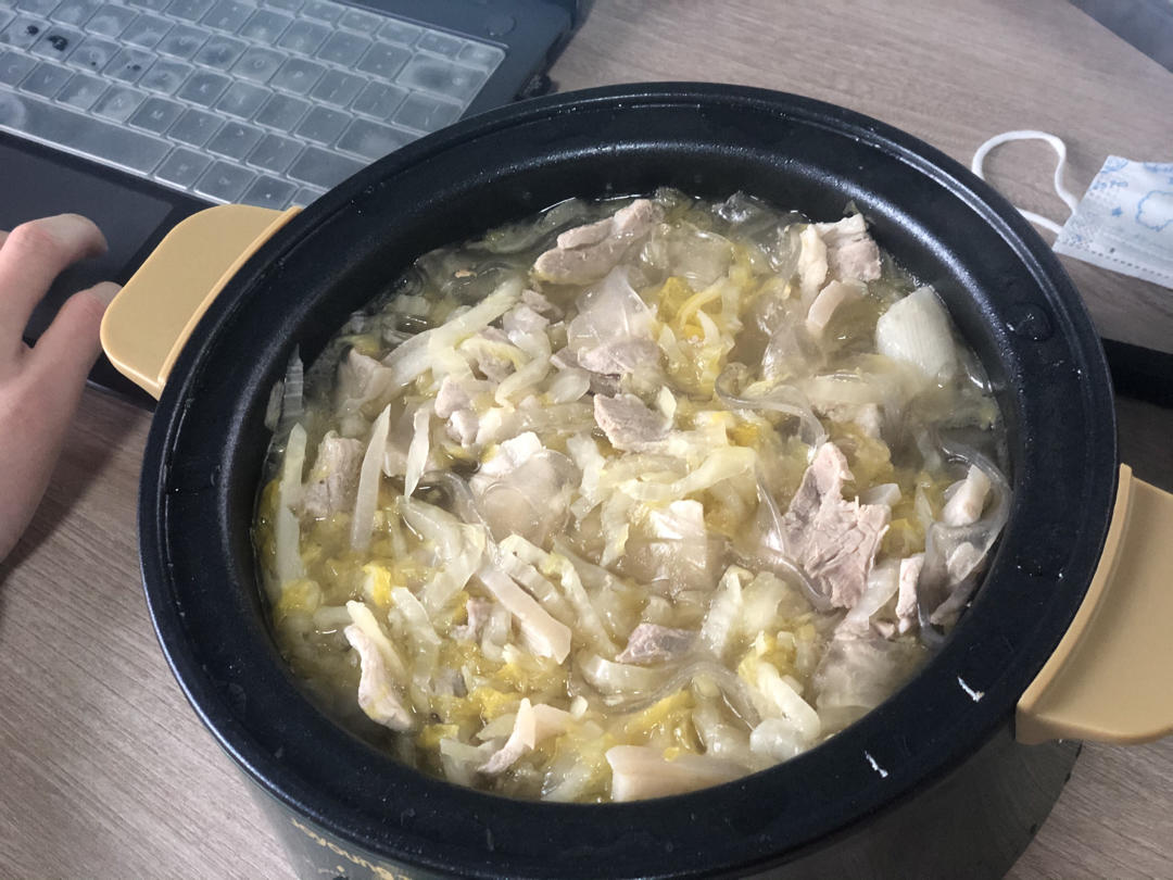 东北酸菜烩白肉粉条