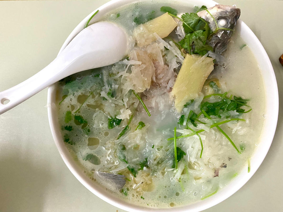 萝卜丝鲫鱼汤