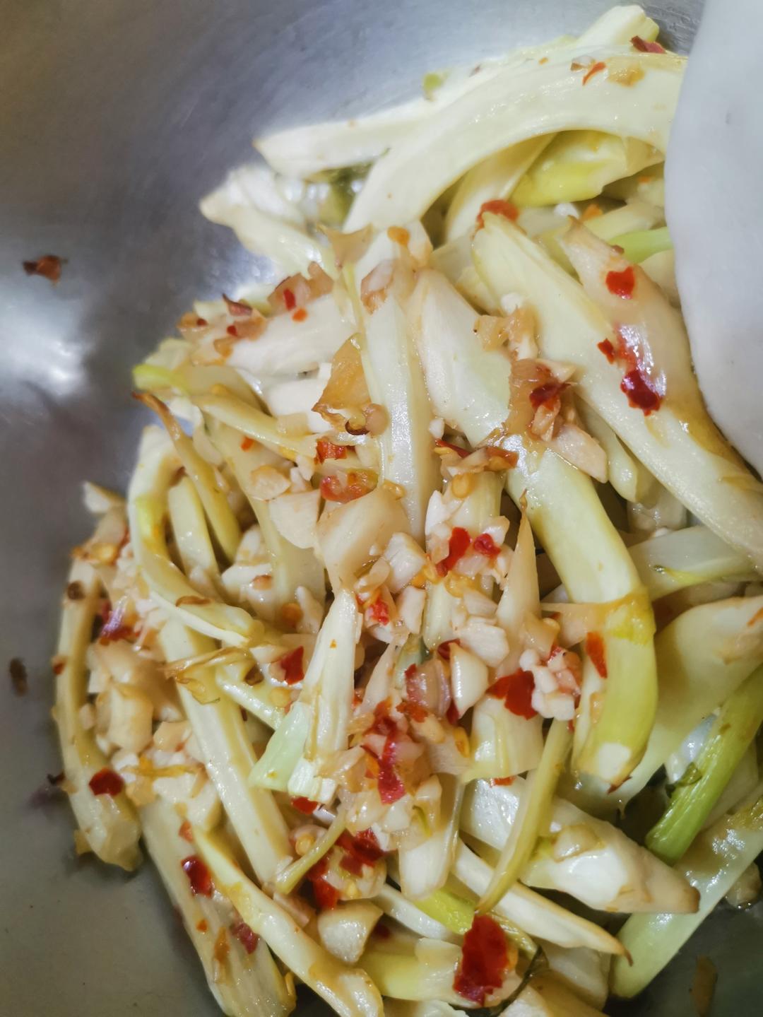 【泡椒花菜梗】开胃小菜又添后起之秀，酸爽够味嘎嘣脆！