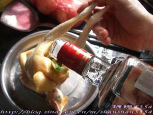 红葱头焗沙姜醉鸡的做法 步骤3