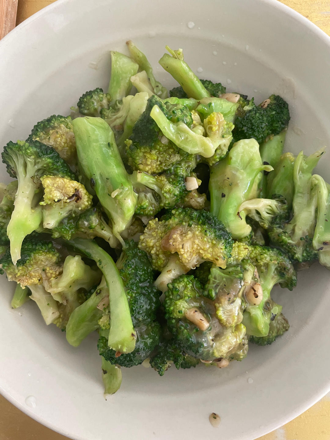 好吃到爆的耗油蒜蓉西兰花(从不修图，喜欢请关注)