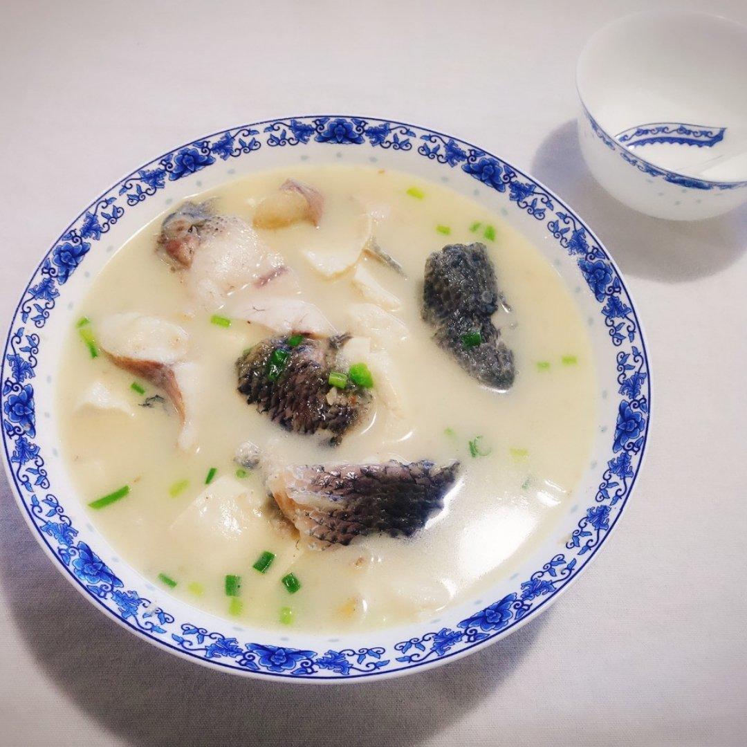 黑鱼豆腐汤