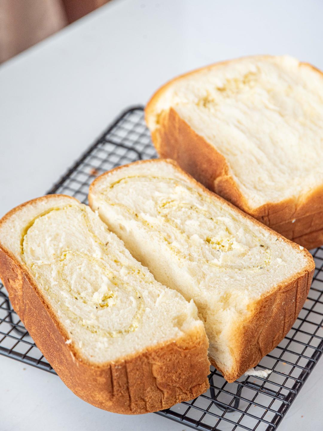 面包机食谱 | 蒜香乳酪吐司🍞神级好吃！
