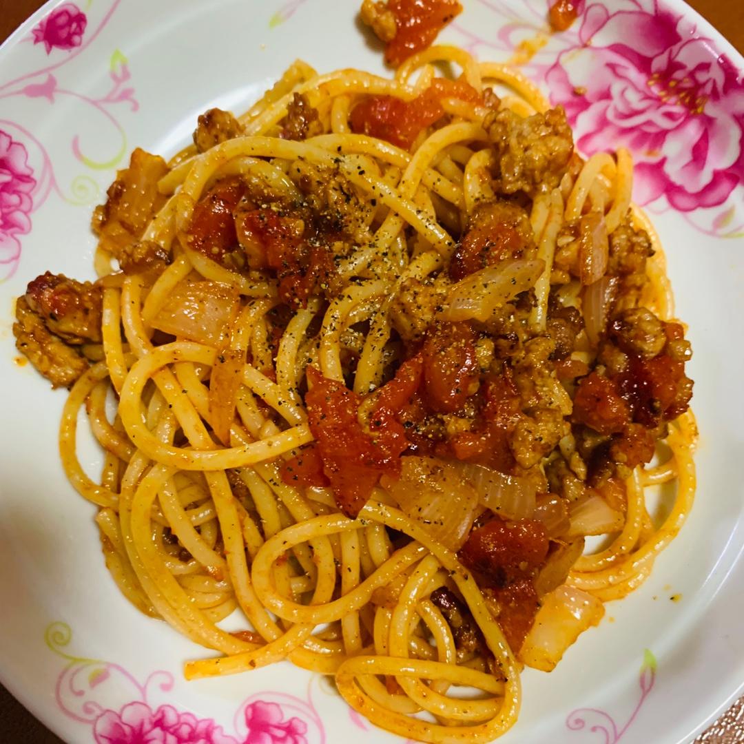 番茄肉酱意大利面