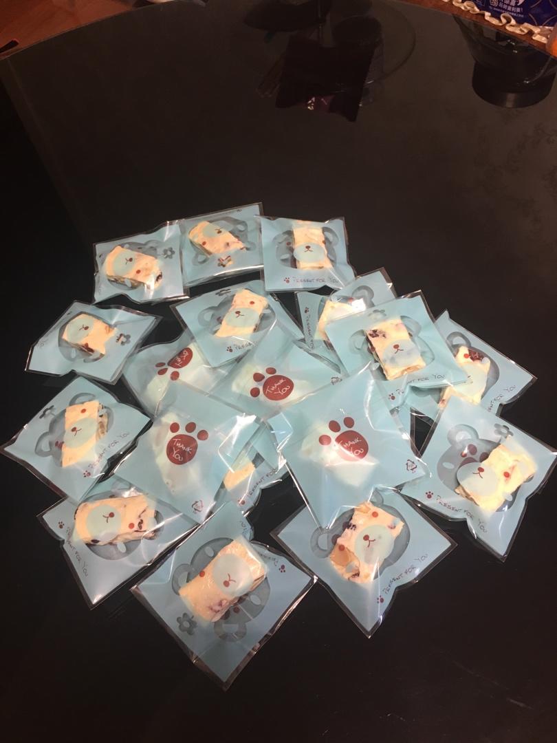 简易牛轧糖，只用蔓越莓干，配方屡试不爽，切块整齐