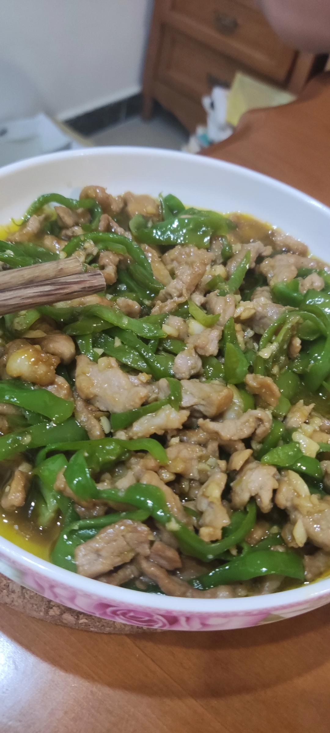 ‼️好吃到舔盘的青椒肉丝盖浇饭