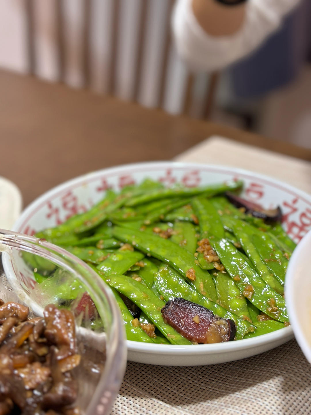 超简单！腊肉炒荷兰豆！鲜嫩好吃！