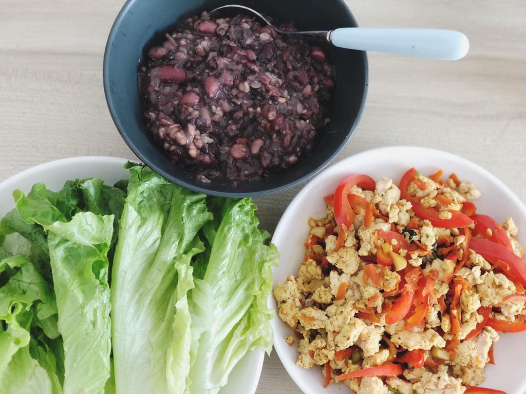 【健康三餐】咖喱鸡肉末生菜卷