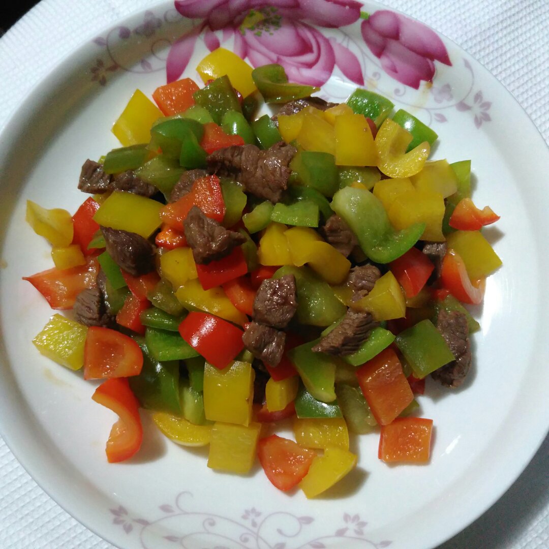 彩椒牛肉粒