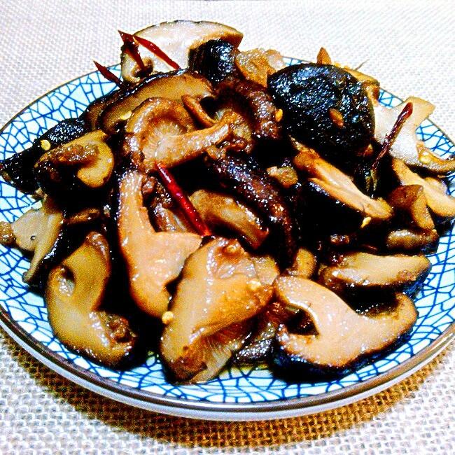 脆燥煸香菇的做法