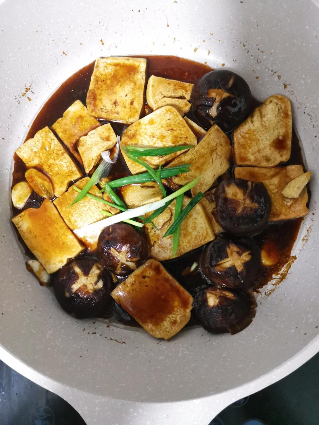 香菇焖豆腐（比肉还好吃）