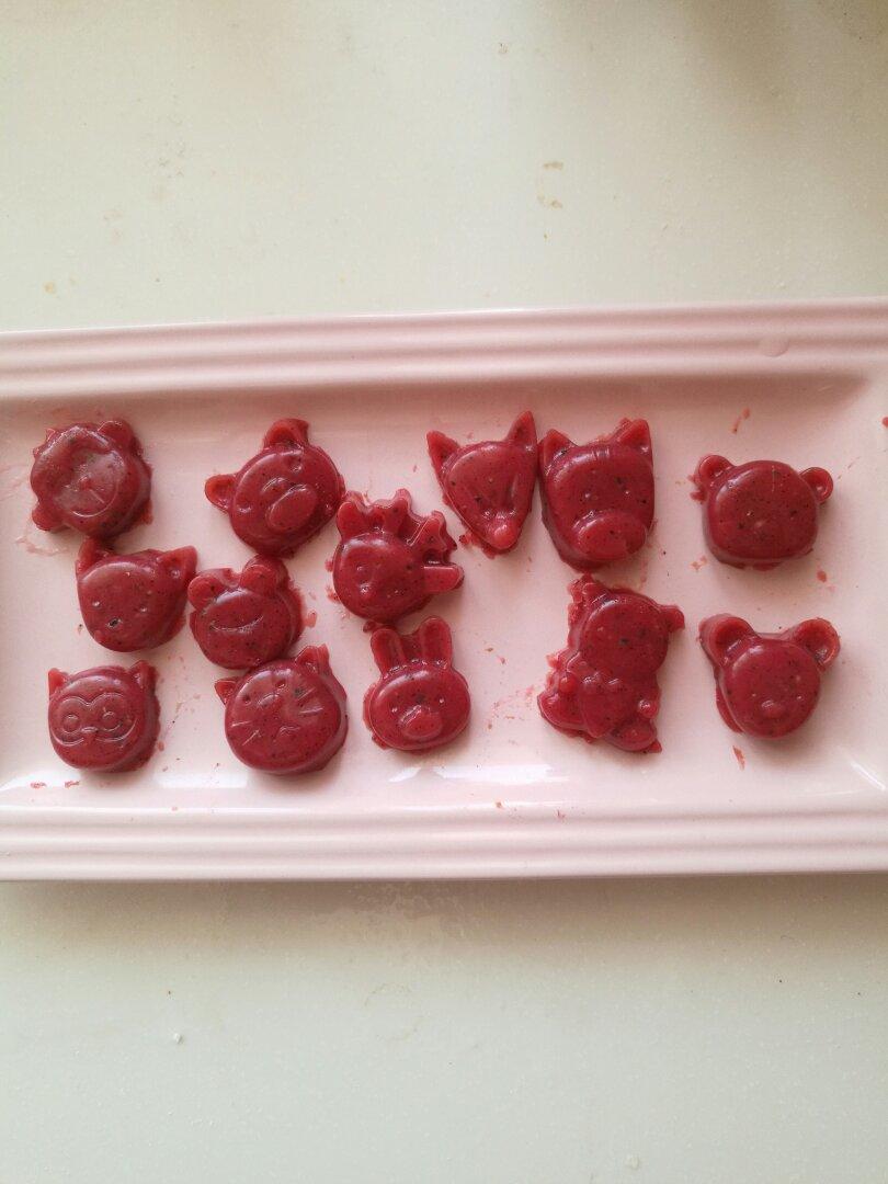 宝宝辅食：草莓果冻