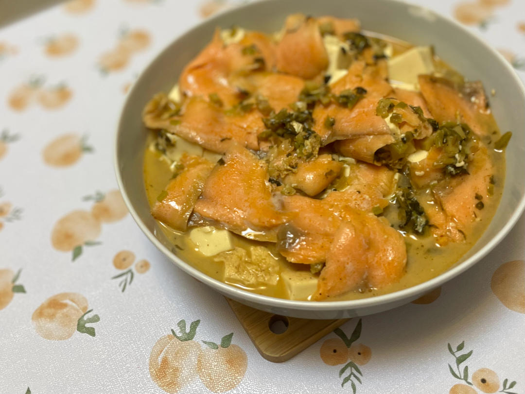 烟熏三文鱼烩豆腐