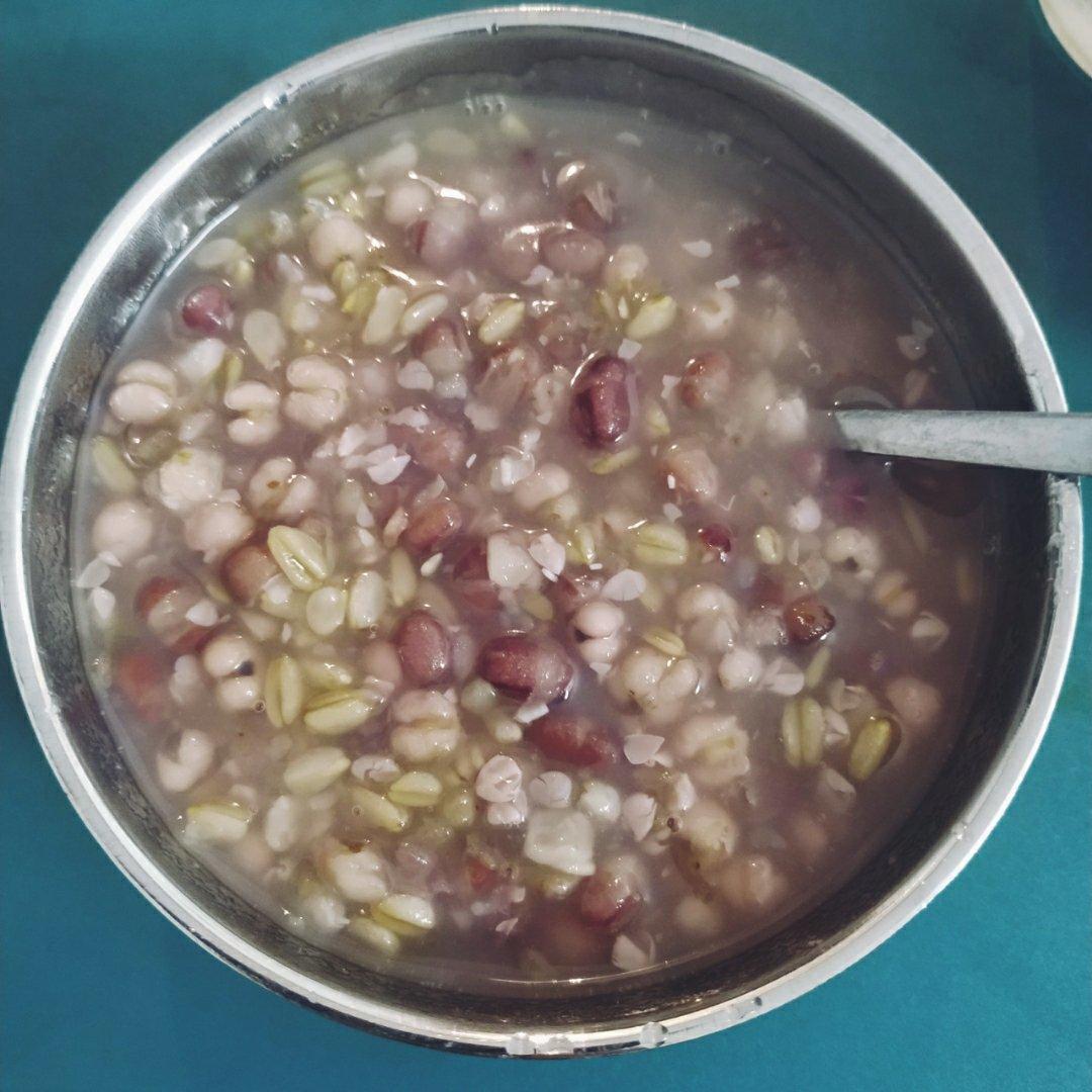 去湿养生红豆薏米双麦粥