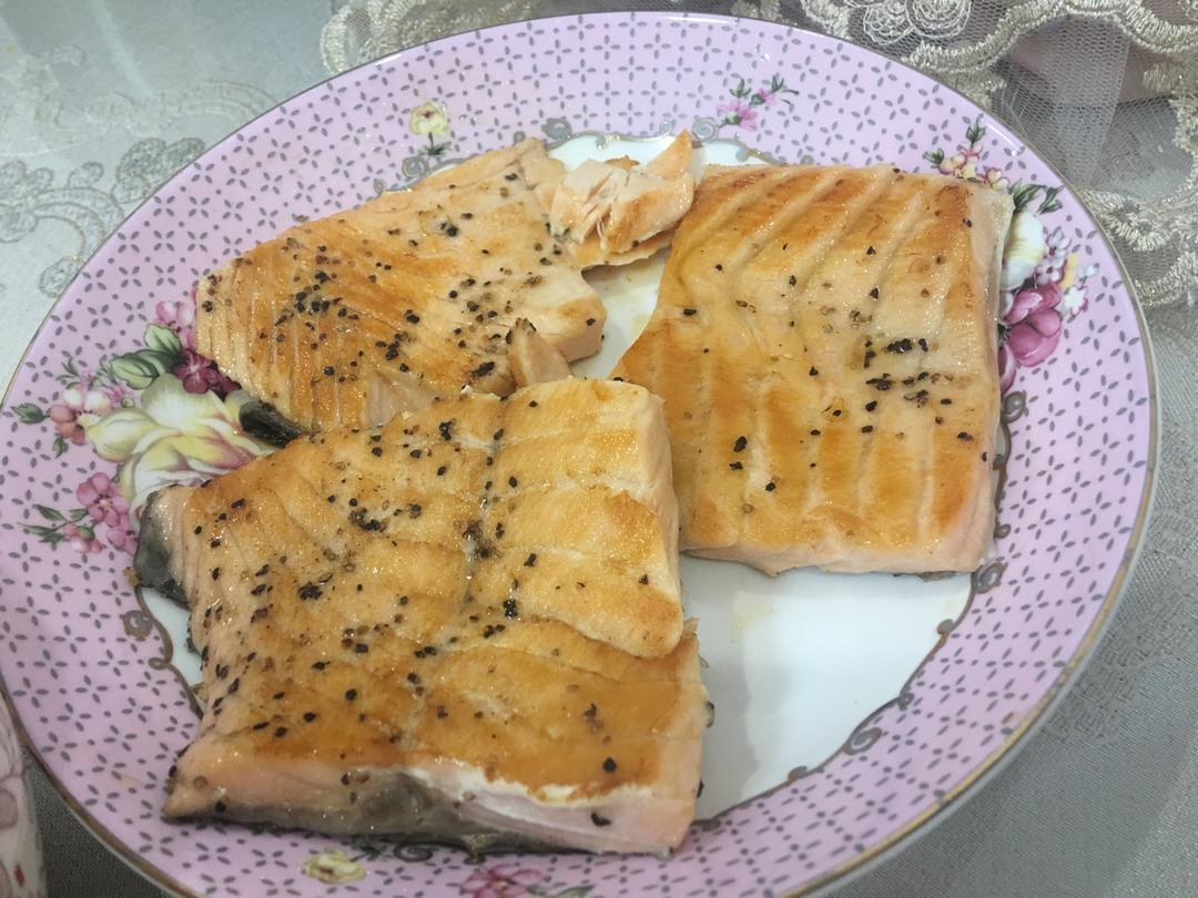 干煎三文鱼