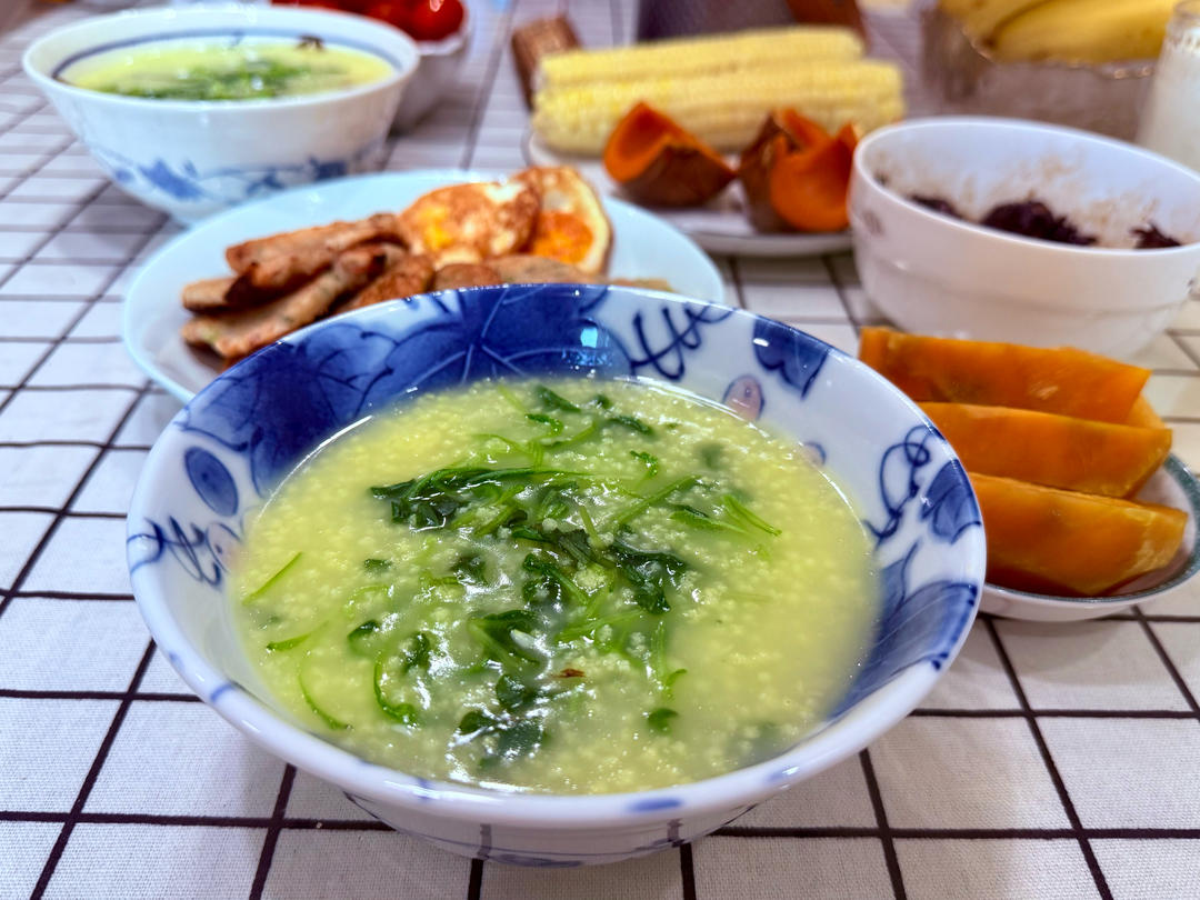 营养美味最养人～鸡汤鸡毛菜小米粥