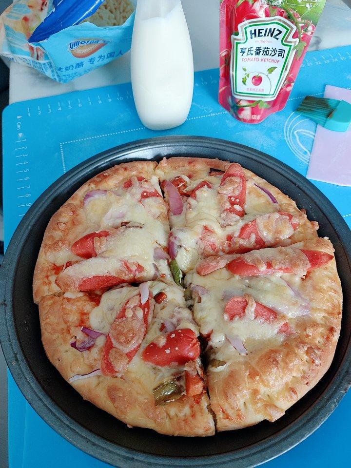 含宣软饼皮做法、自己在家也能做出馅料十足、超拉丝的美味诱人披萨