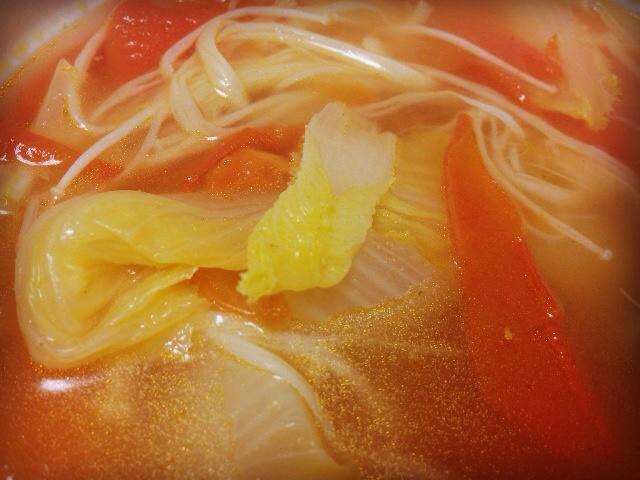 金针菇白菜番茄汤的做法