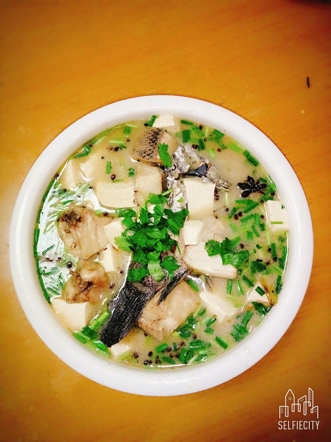 滋补炖鱼