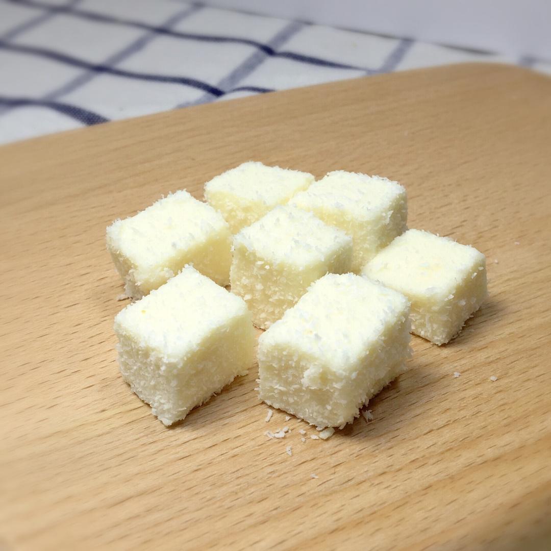 雅儿yaer做的椰香牛奶小方