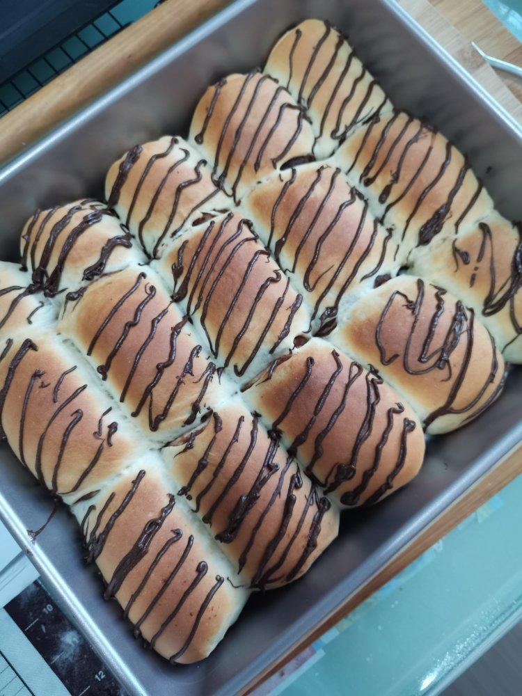 巧克力豆沙面包卷