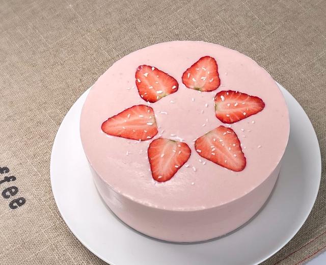 6寸草莓慕斯蛋糕的做法