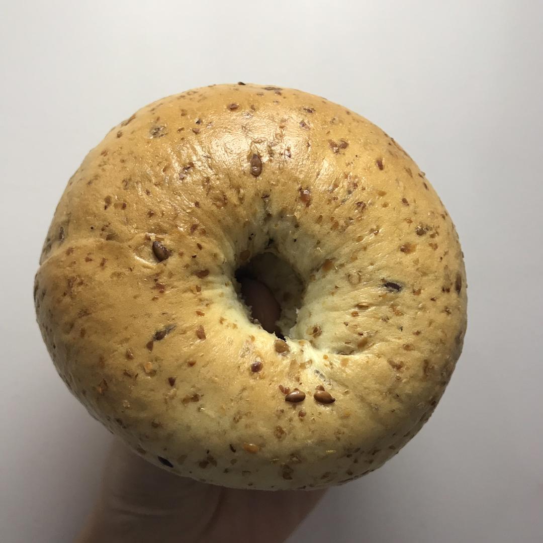 亚麻籽麦麸贝果