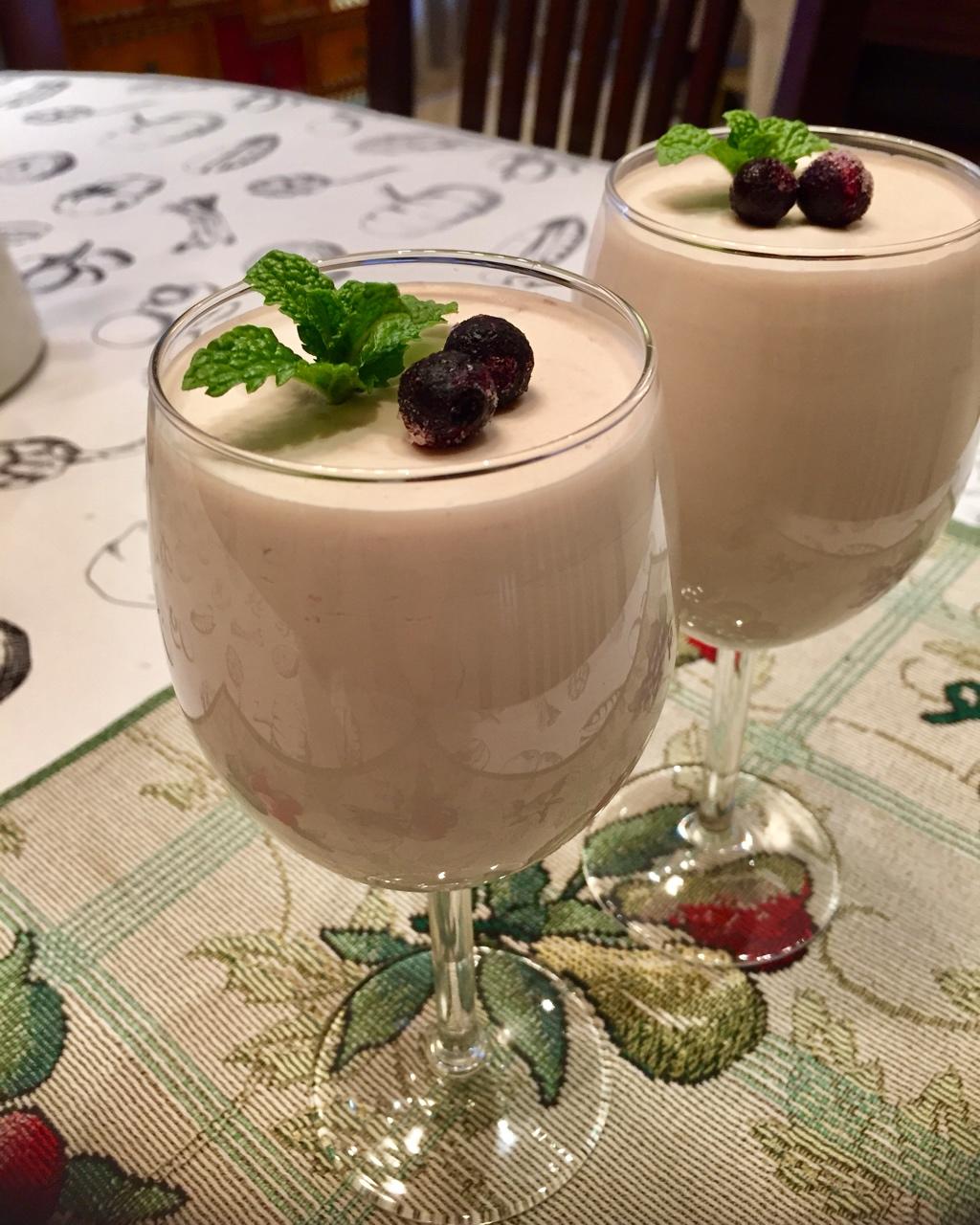 王晓琦做的《tinrry下午茶》教你做蓝莓益力多慕斯