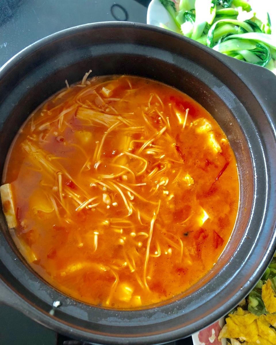 番茄锅酸汤龙利鱼