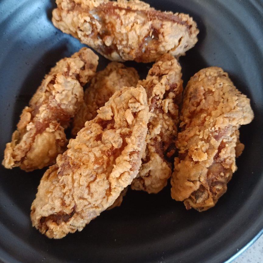 好吃到舔手指的蒜香炸鸡翅