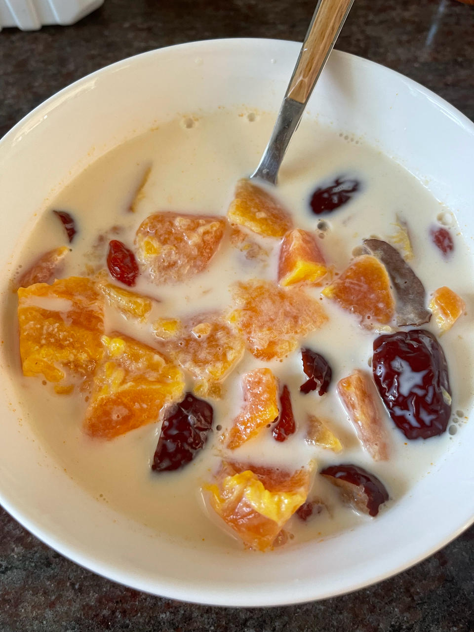 自制木瓜炖牛奶| 滋补养颜能喝出来牛奶肌哦