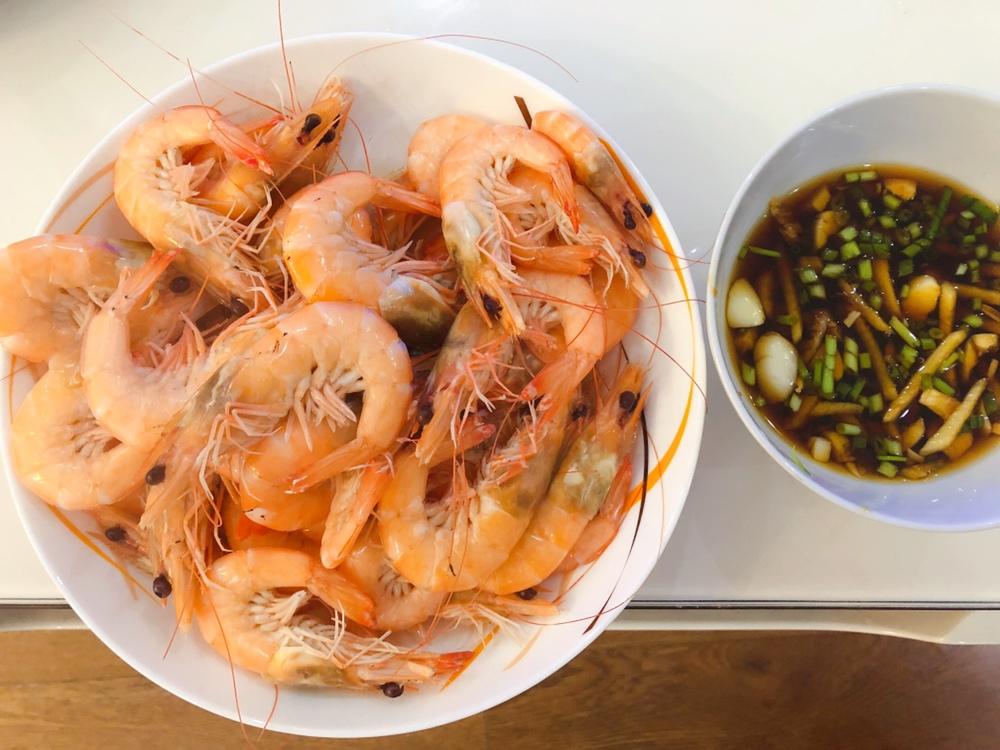水煮基围虾+调料