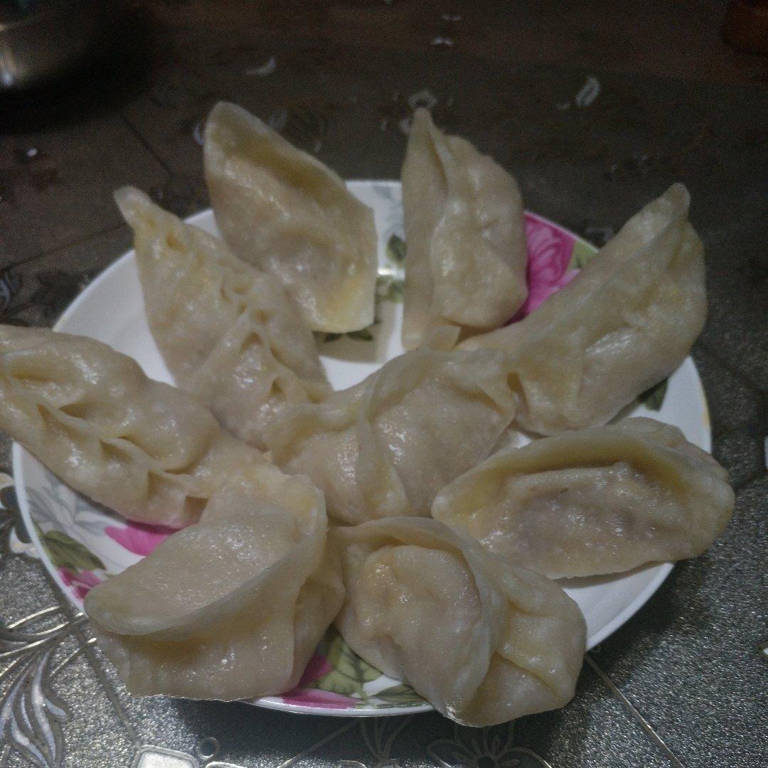 猪肉大葱烫面蒸饺