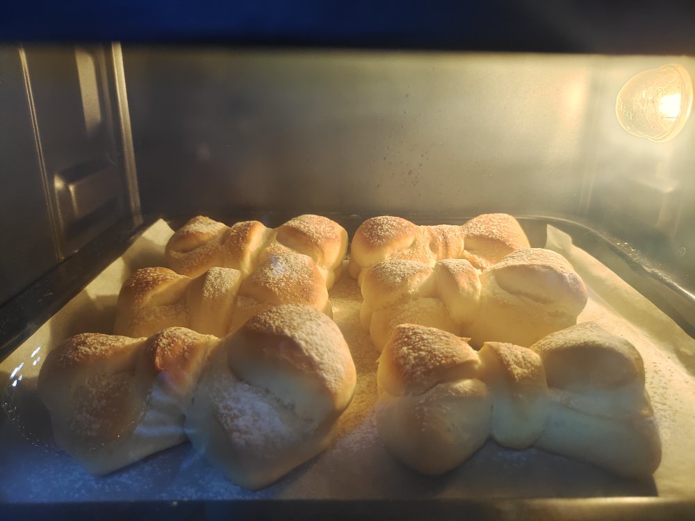 东菱面包机——蝴蝶结面包