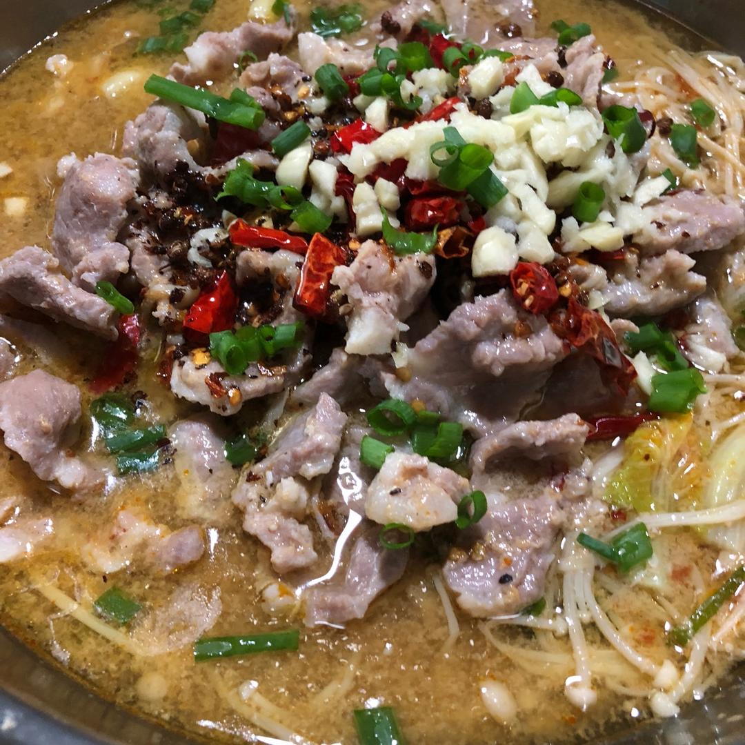 水煮肉片：辣椒的盛宴