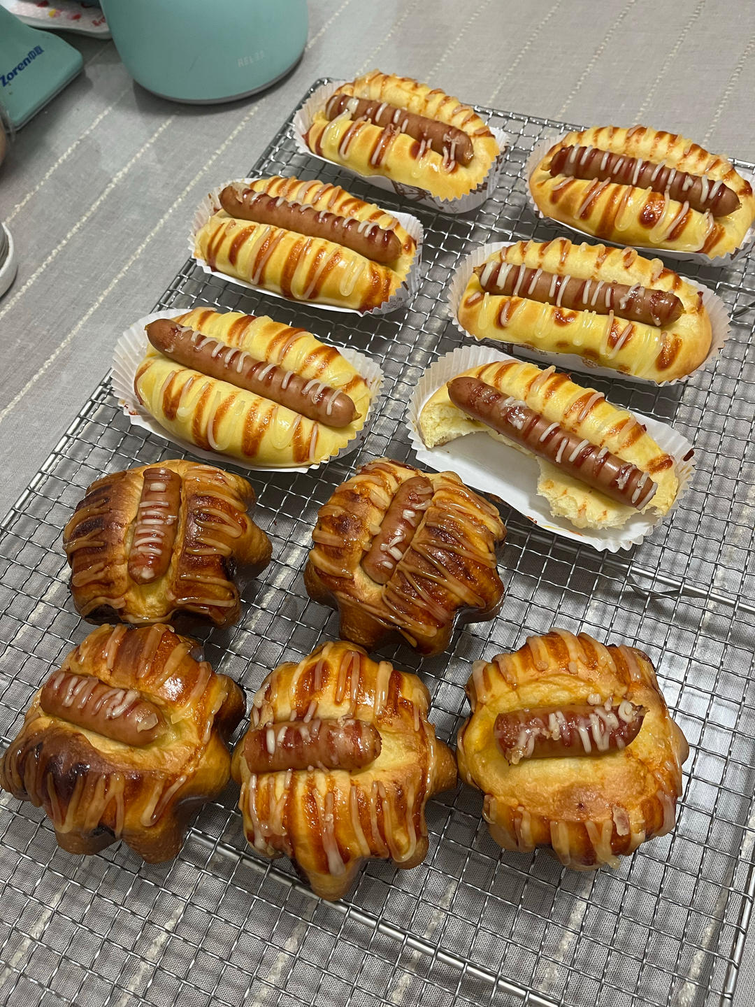 一个面团撑起一家店的台式面包—香肠面包