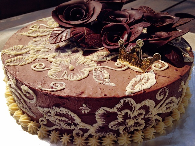 巧克力慕斯玫瑰绣花蛋糕