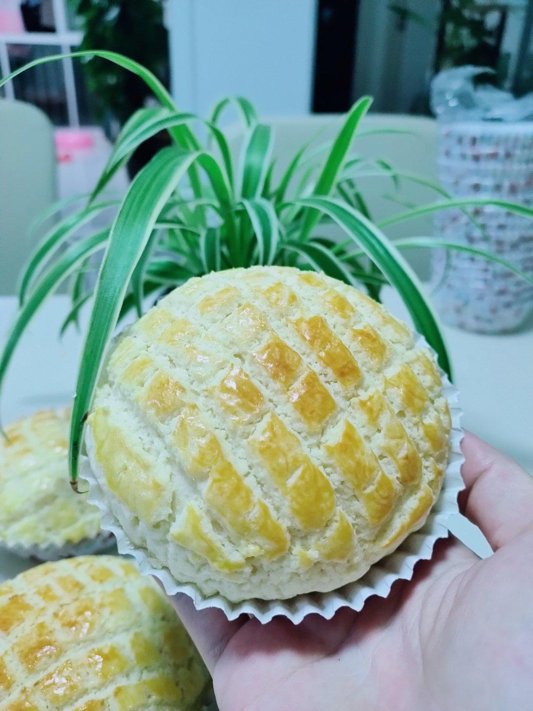 好吃到炸裂的港式菠萝包（附带制作酥皮的小视频）