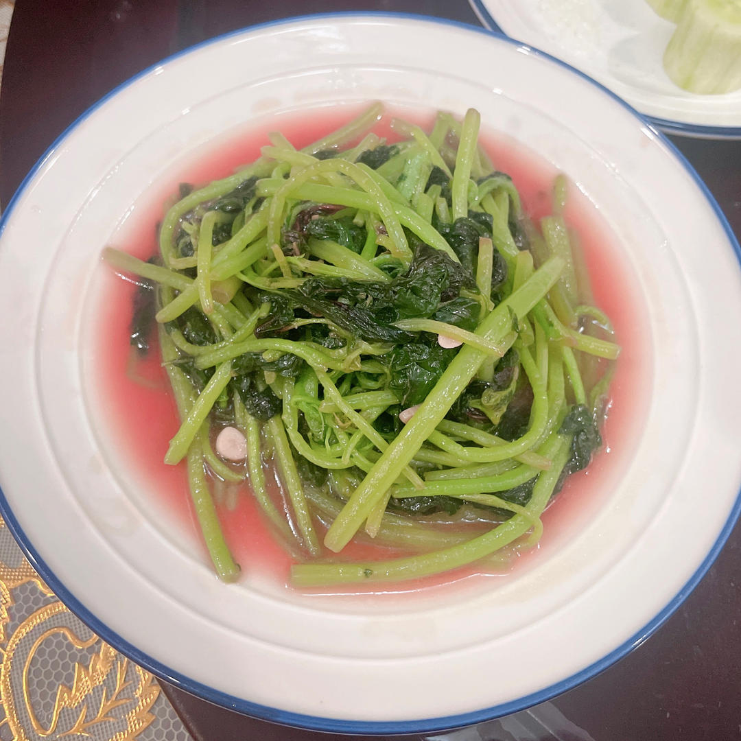 蒜炒红米苋