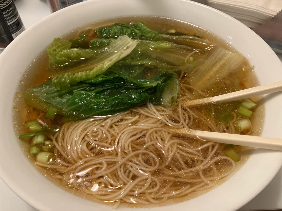 #清汤挂面/阳春面#10分钟快速搞定，连汤底都喝光光～