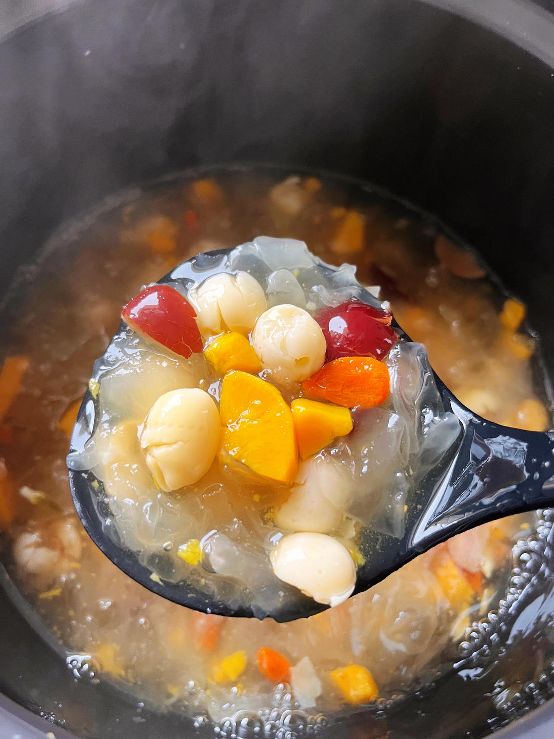 红枣银耳莲子羹（有出胶质、出胶，懒人的电压力锅版）