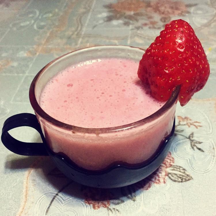草莓奶昔