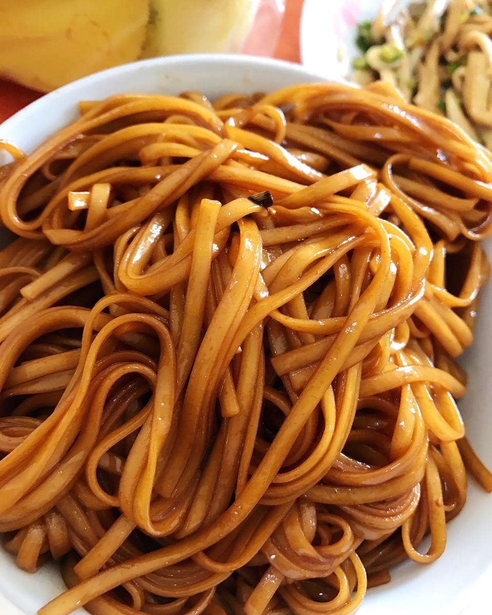 10分钟搞定的一碗葱油拌面